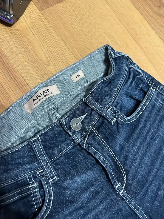 Ariat R.E.A.L. Denim Bootcut Jeans Women’s 25R Dark Wash Contrast Stitch - Picture 3 of 4